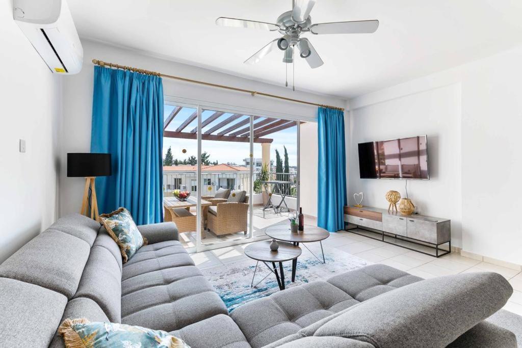 Penthouse Carina Apartment Paphos Exterior foto