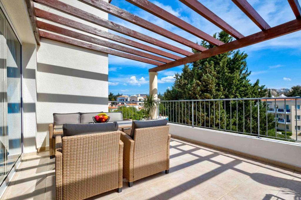 Penthouse Carina Apartment Paphos Exterior foto